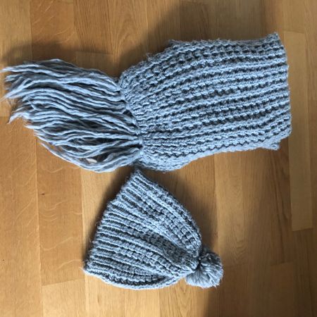 Schal und Mütze