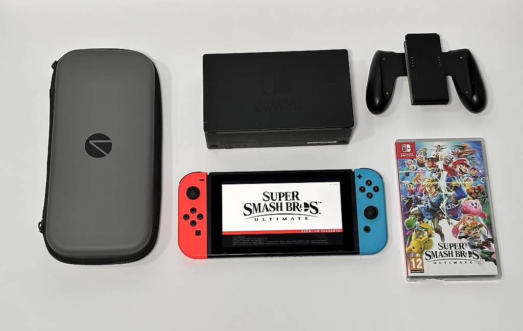 Nintendo Console: Nintendo Switch Console + Super Smash Bros Ultimate – Usato da Gordola venduto da kar_gy5g