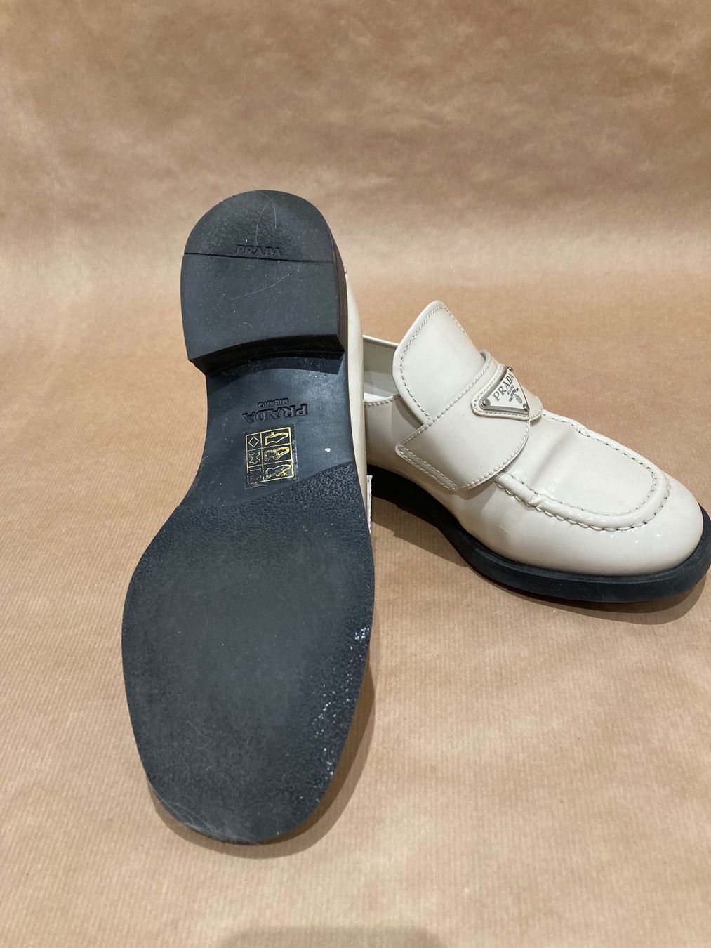 Prada Scarpe da donna: Prada mocassini 35,5 – Usato da Paradiso venduto da Kayakara 6