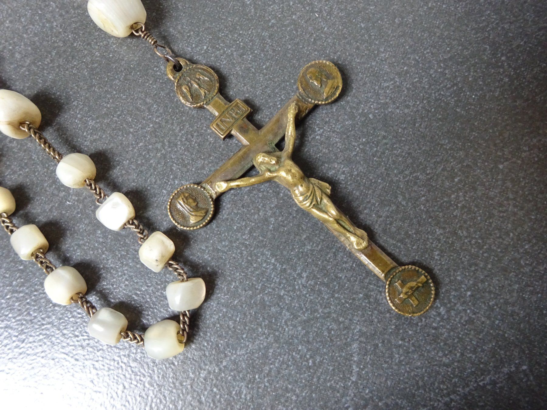 Altri gioielli: Antiker Rosenkranz Perlmutt / Pilger – Usato da Esslingen venduto da FetteSchnecke 1