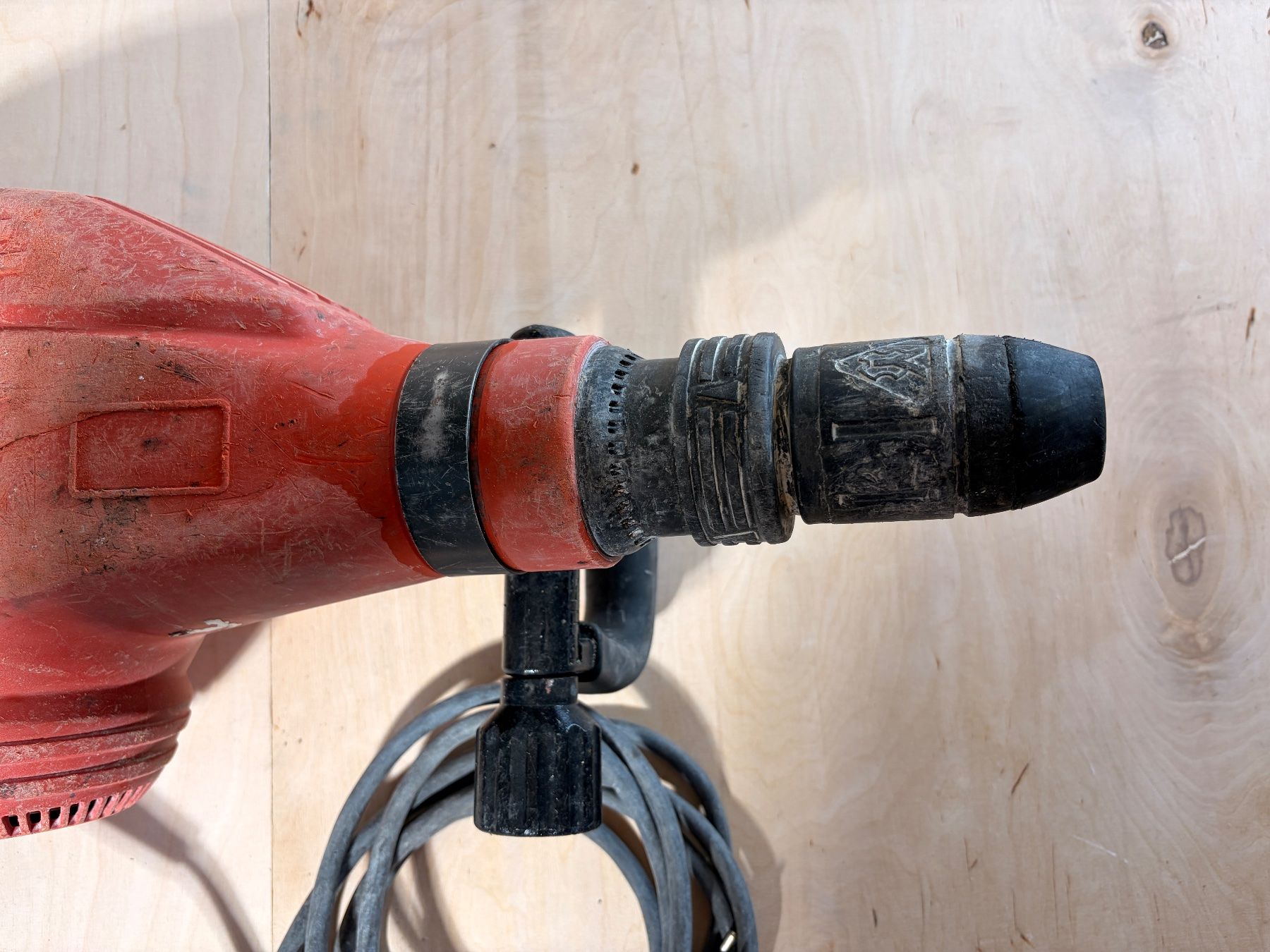 Hilti Tutti gli attrezzi: Hilti TE 700-AVR Spitzhammer – Usato da Zürich venduto da studiobellevue 5