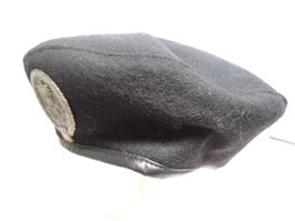 Schweizer Armee Béret in sehr schönem Zustand mit Emblem