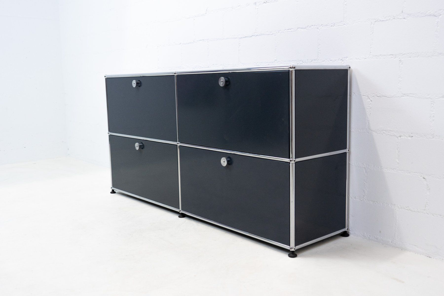 USM Kommoden: USM Haller Sideboard Anthrazitgrau Nr. 53 Lieferung möglich – Gebraucht aus Schaffhausen von Studio-Ara 5