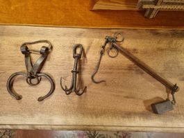 Antike Fleischhaken & Waage Schmiedeeisen Set