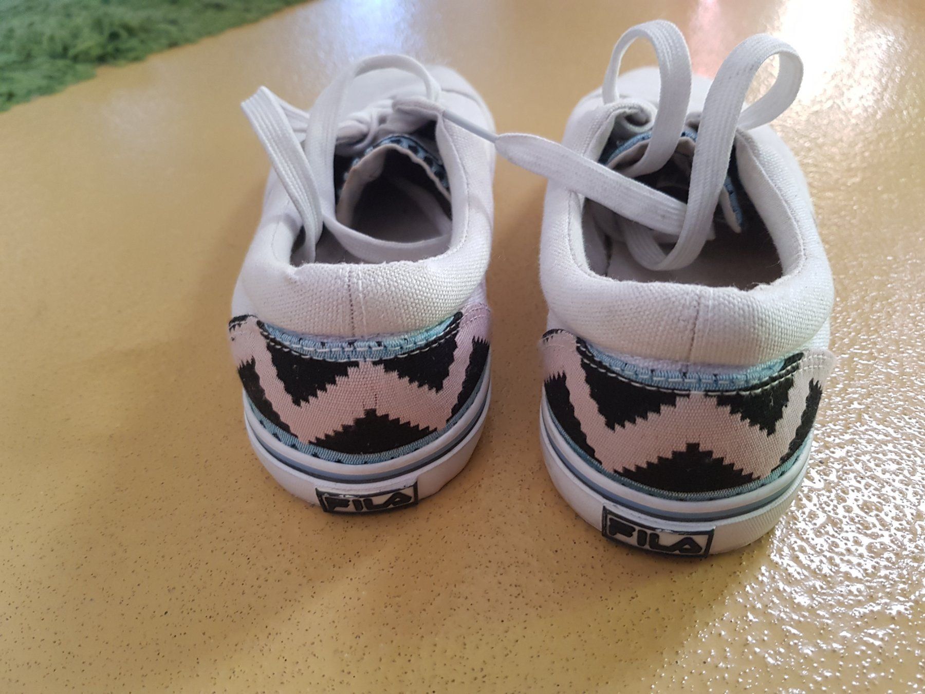 Fila Herrenschuhe: Fila Sneaker Grösse 40 Schuhe – Gebraucht aus Walterswil BE von Lonitti 1