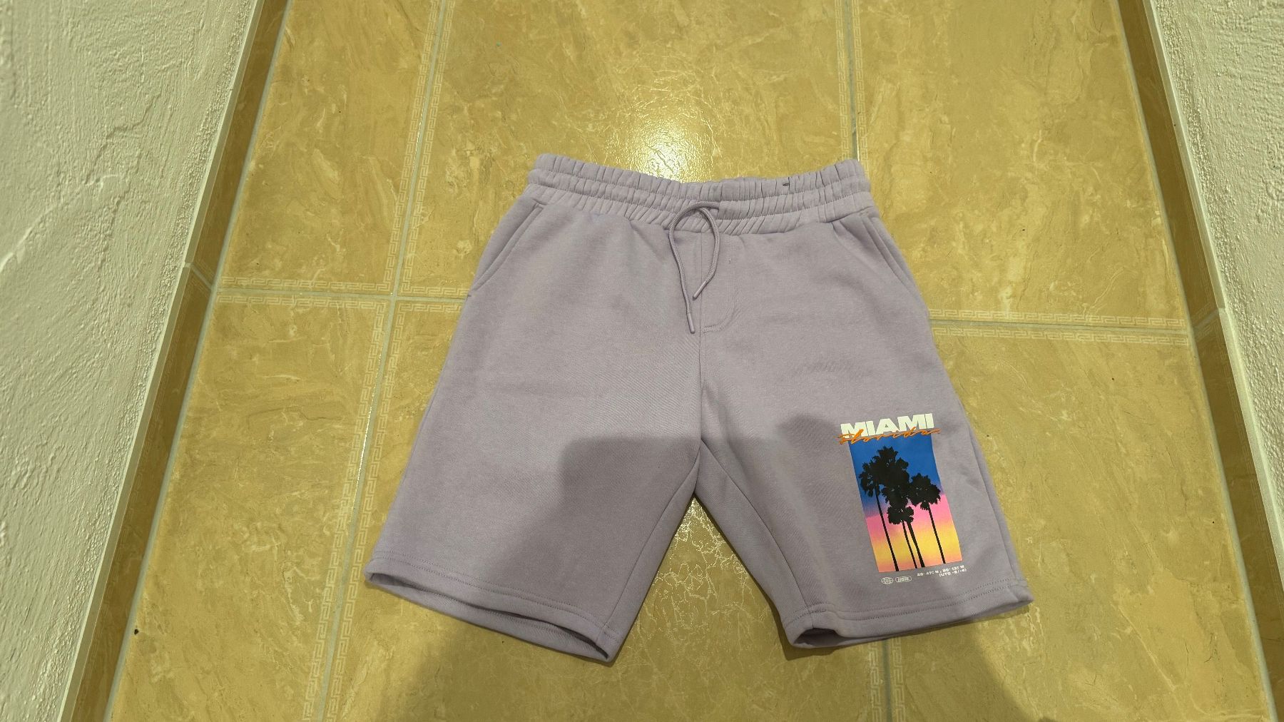 Pantaloni: FSBN neue coole Shorts, S-M – Nuovo (secondo la descrizione) da Klingnau venduto da Markus14