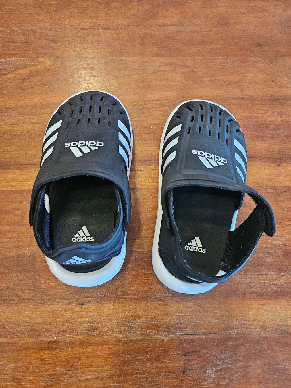 Adidas Scarpe per ragazzi: Adidas Bade Schuh Grösse 23 – Usato da Baar venduto da Naedels-Kreationen 1