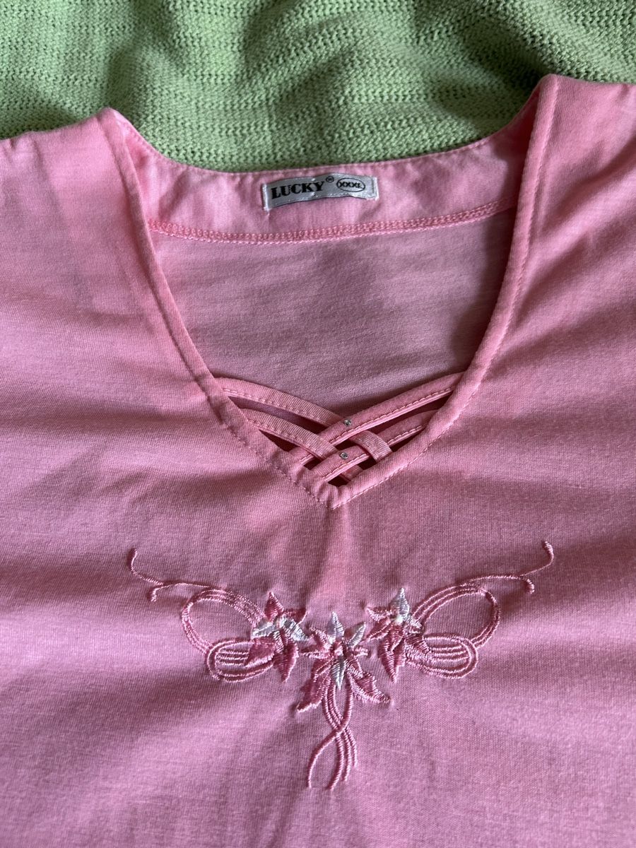 T-shirt: Grosses rosa Sommer Shirt – Nuovo (secondo la descrizione) da Rüti ZH venduto da Masken 1