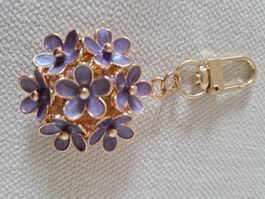 Schöner Schlüsselanhänger- violette Blume, Blüte, keychain