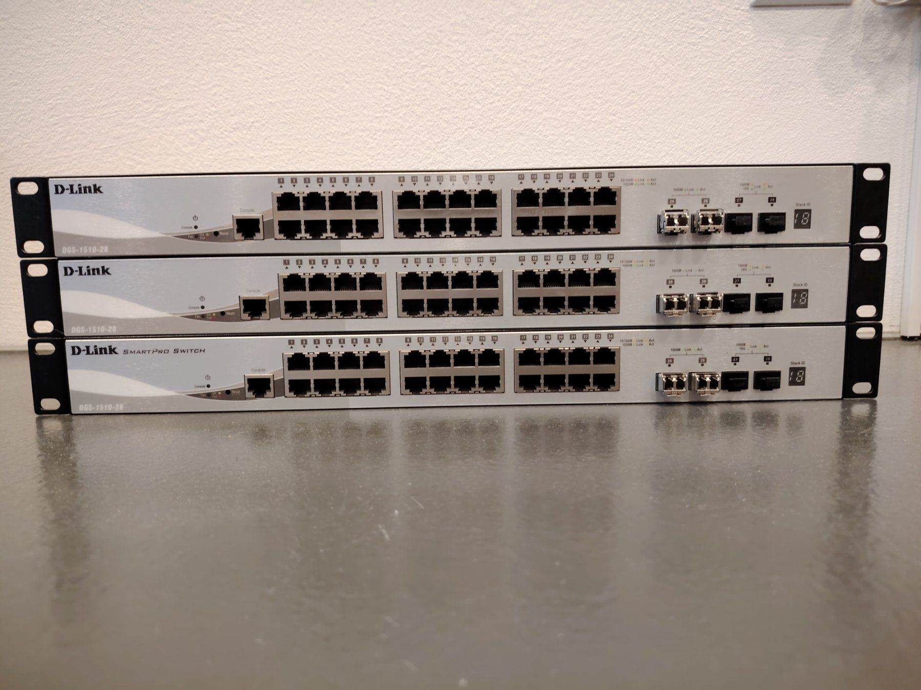 Dlink Hub & Switch: D-Link DGS-1510-28 L3 Managed Gigabit Switch – Usato da Hindelbank venduto da ITC-Bern