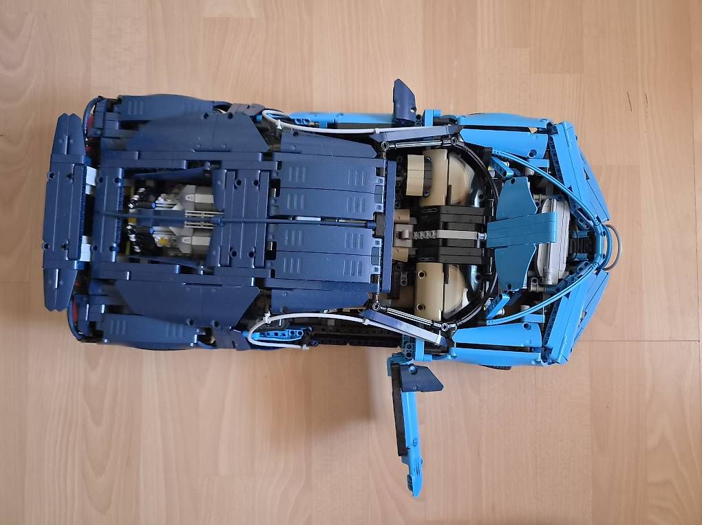 Technics Baukästen: Lego Technic Bugatti Chiron 42083 zusammen oder zerlegt – Gebraucht aus Liesberg Dorf von Bubbolino 3