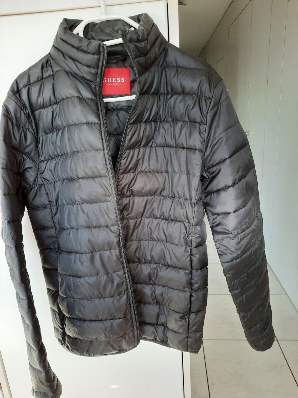 Guess Jacken: Guess Steppjacke – Gebraucht aus Zug von Alpenrose353