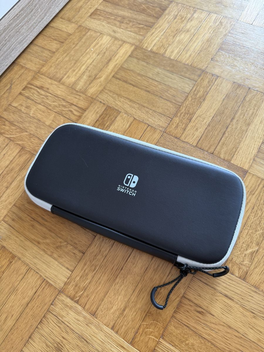 Nintendo Konsolen: Nintendo Switch OLED mit Zubehör – Gebraucht aus Zermatt von nad_b6ch 6