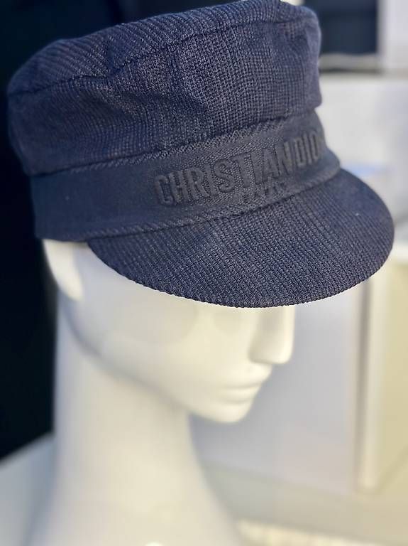 Copricapi, berretti & cappellini: Dior cup sailor – Usato da Biel/Bienne venduto da fab_66kd