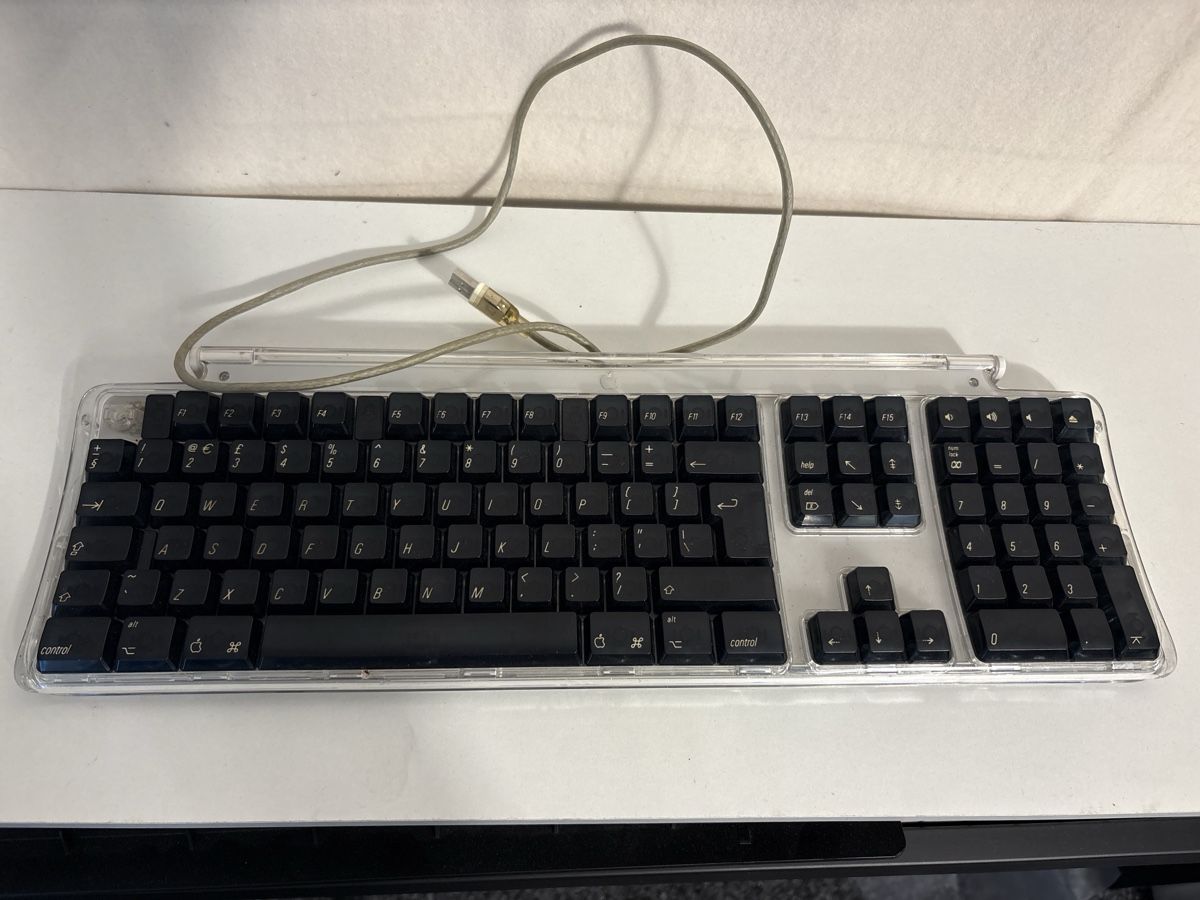 Apple Tastaturen: Apple Pro Keyboard M7803 – Defekt aus Horgen von rrtt