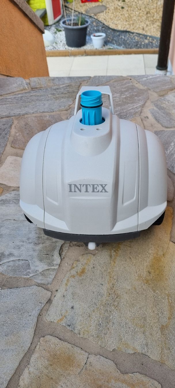 Intex Piscine: Piscine Intex Prism Frame Premium 305x76cm – Usato da Froideville venduto da Thedaffy 4