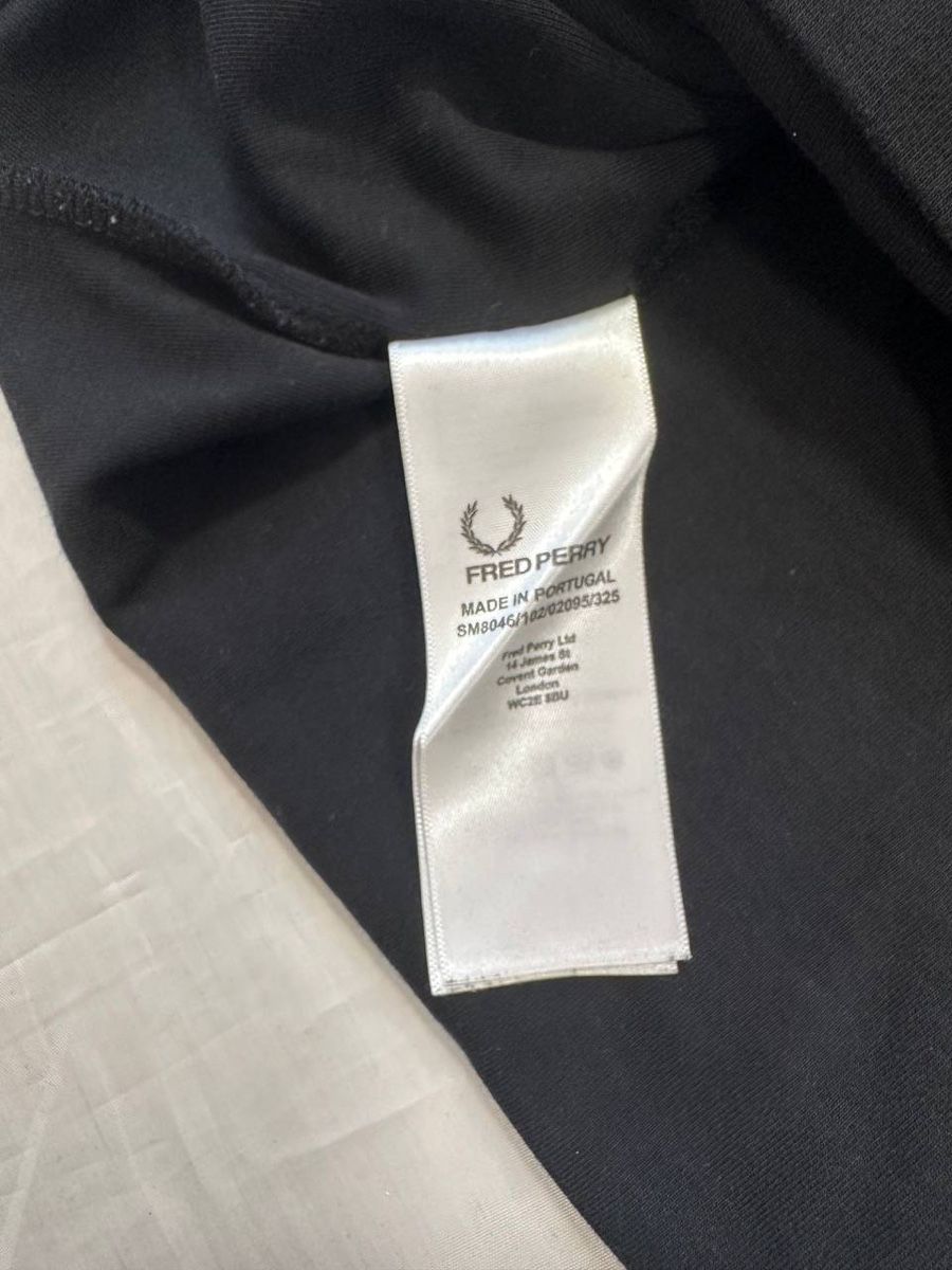 Fred Perry T-Shirts: Raf Simons X Fred Perry  – Gebraucht aus Pfäffikon ZH von Nataliia. 2