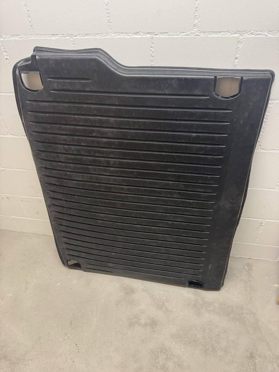 Audi Tapis / Bacs: Audi Q5 Kofferraumwanne – D'occasion à Boniswil par Lisu97p 2