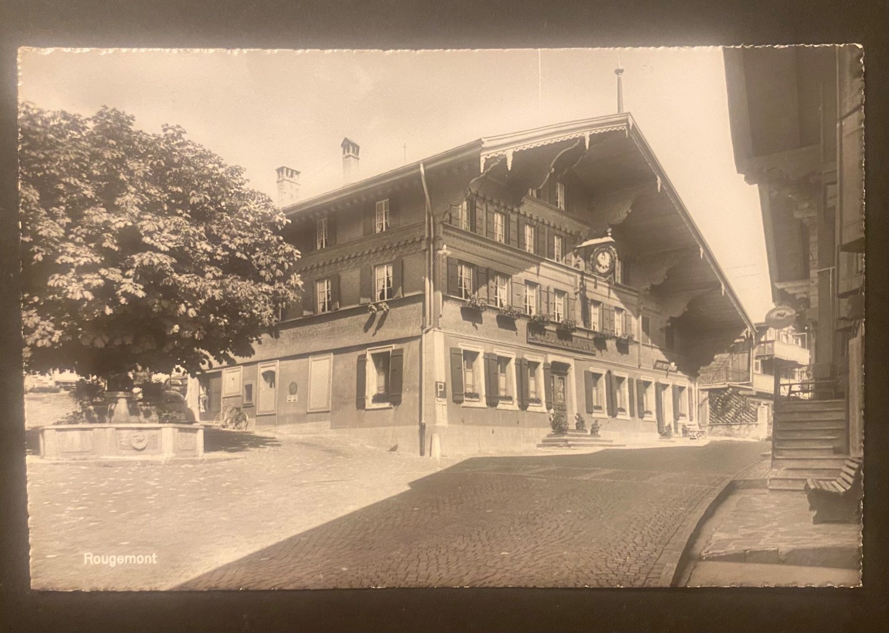 Cartoline postali: Carte de Rougemont avec hôtel – Usato da Walperswil venduto da Tcheidi
