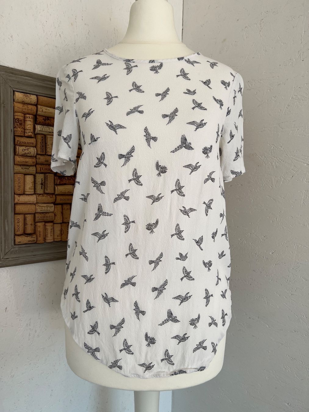 H&M Camicette: H&M - Sommer Bluse kurzarm - 34 - mit Vogelprint – Usato da Büetigen venduto da Jabo