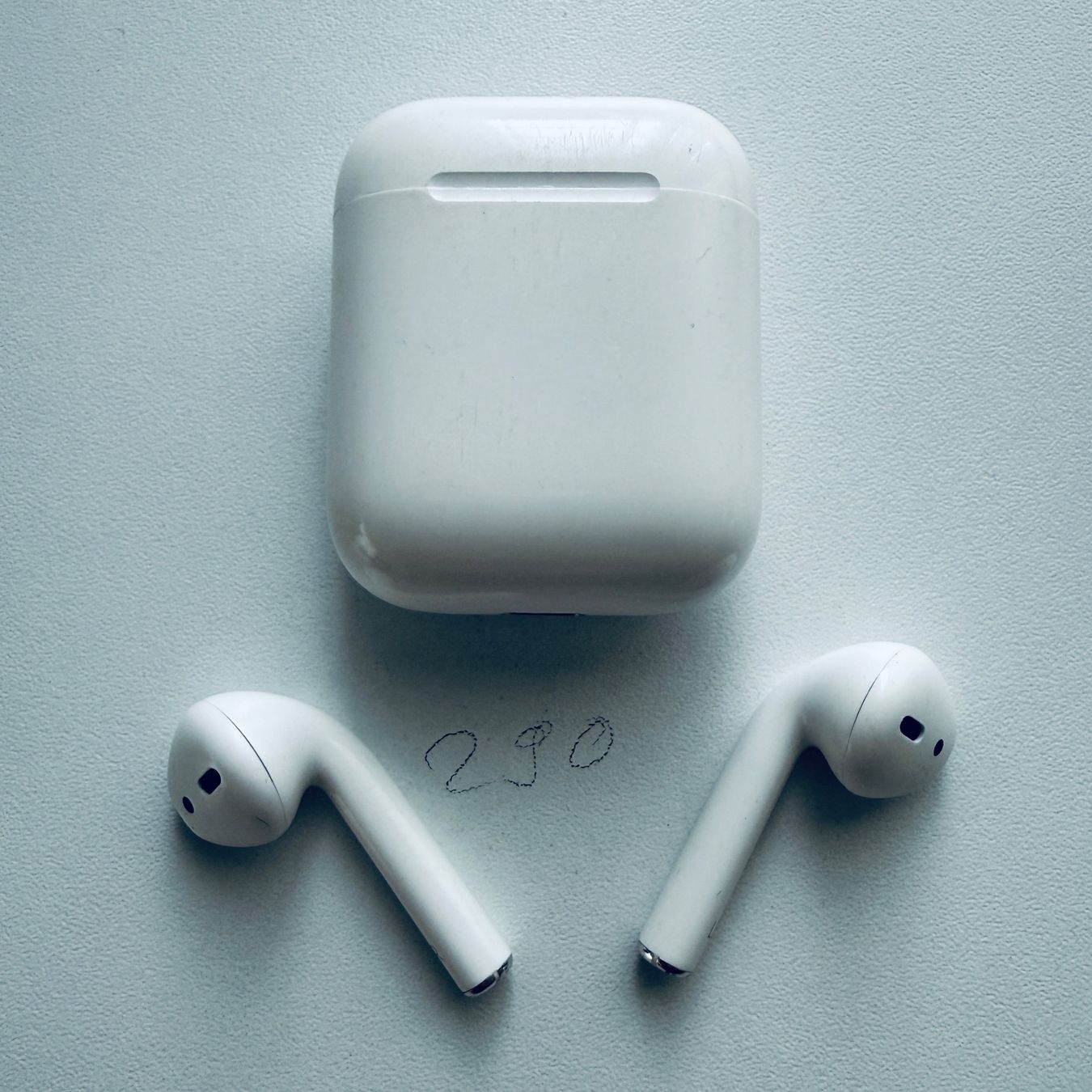 Apple Cuffie: Original Apple AirPods 2 Gen. Wireless Kopfhörer & Case – Usato da Basel venduto da MY.AIRPODS.SHOP 1