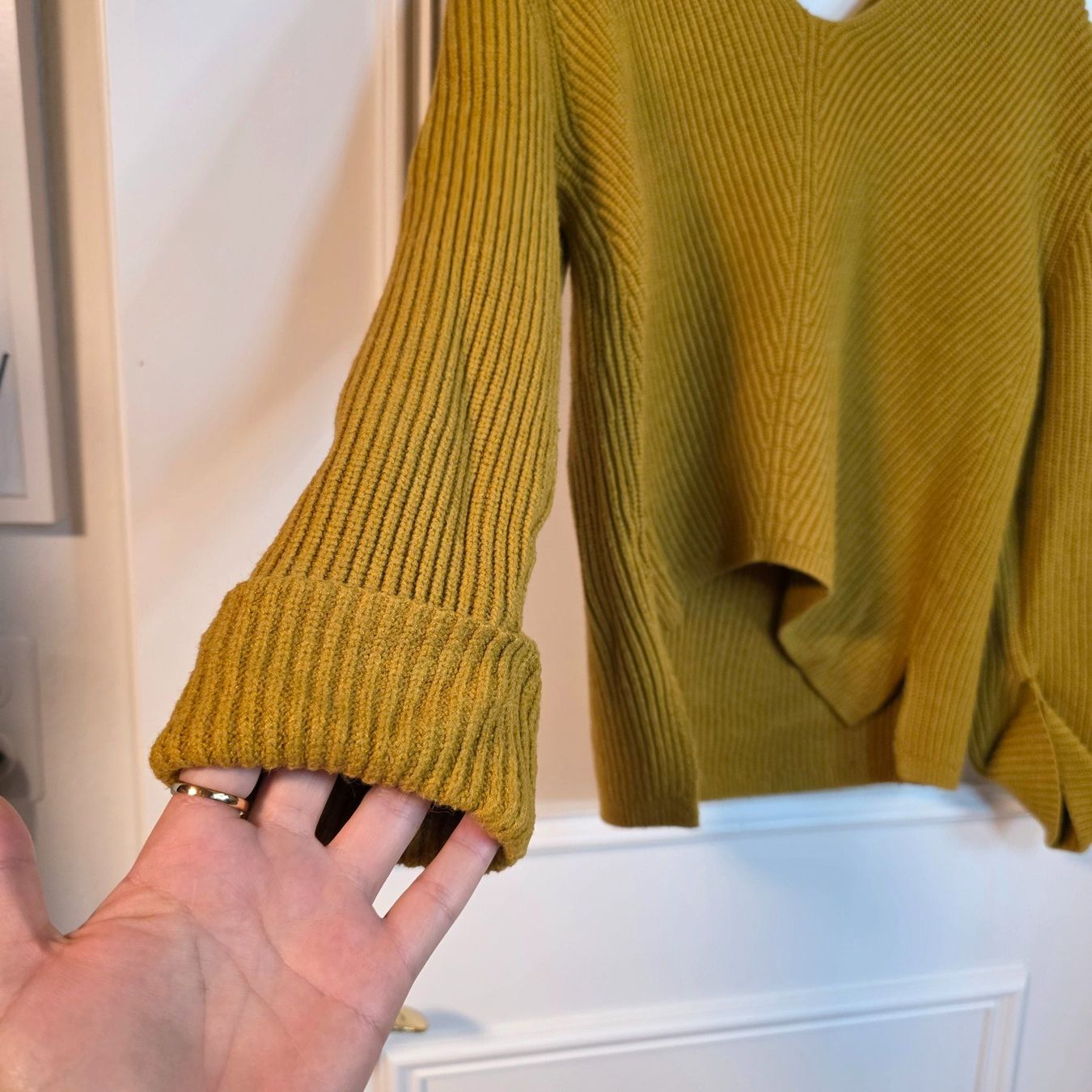Mango Maglioni & Felpe: Mango asymmetrischer Pullover Ocker M – Usato da Wald ZH venduto da CapLux 7