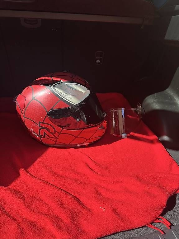 Casques & visières: Helm Marvel  – D'occasion à Basel par Oezguen 3