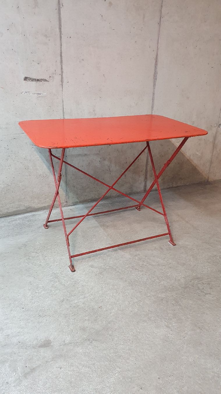 Tavoli: Metall- Klapptisch Vintage Rot – Usato da Lützelflüh-Goldb venduto da oliden71