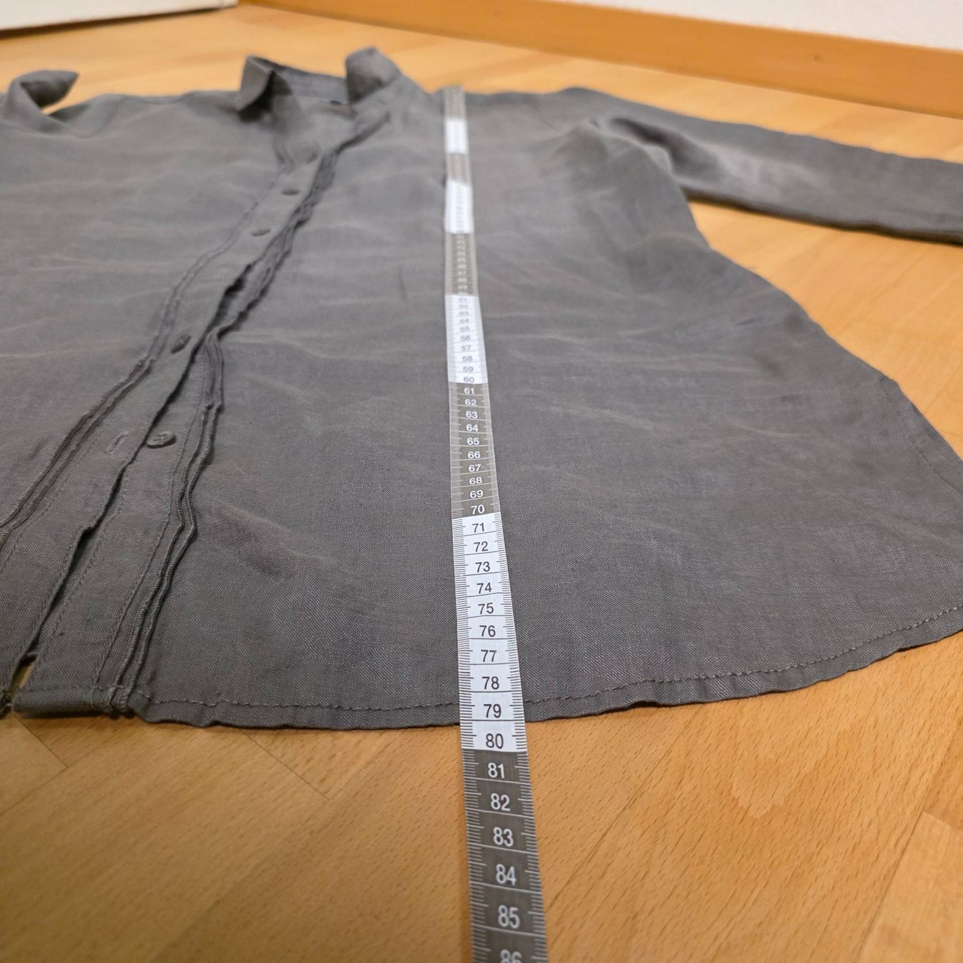 Maddison Blusen: Maddison Leinenhemd, Grau, Gr. M/L – Gebraucht aus Wald ZH von CapLux 7