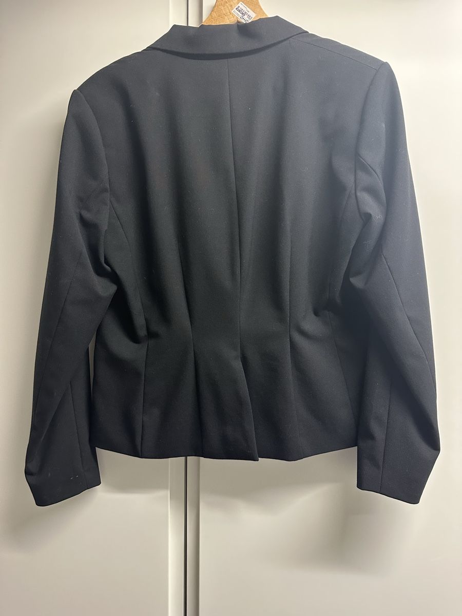 H&M Completi & Tailleur: Damen Blazer Grösse 44 – Nuovo (secondo la descrizione) da Bülach venduto da leide_29 2