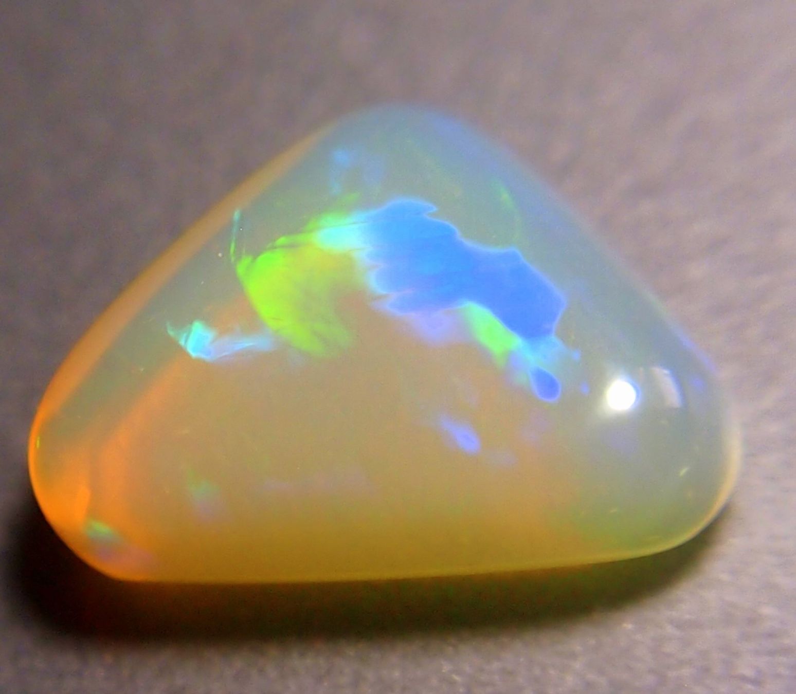 Pietre preziose: 2,97 Karat farbfunkelnder Welo-Opal,  fein geschliffen – Nuovo e nell'imballaggio originale da Reinach BL venduto da Hesekiel39 7