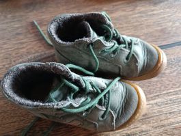Schuhe (gefüttert) Grösse 22
