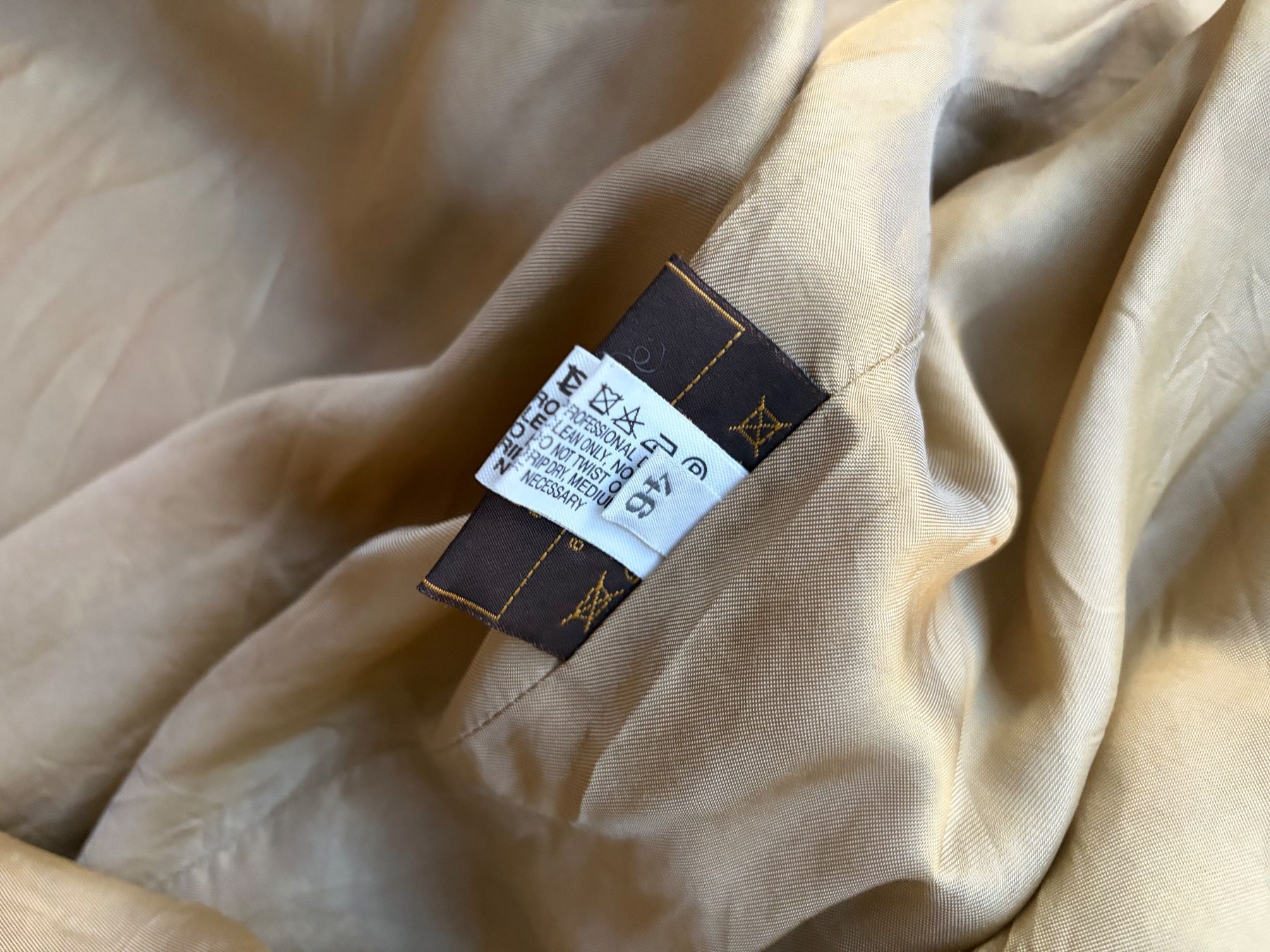 Cappotti: Vintage JOBIS Trench Coat – Usato da Zürich venduto da alg_qd2y 6