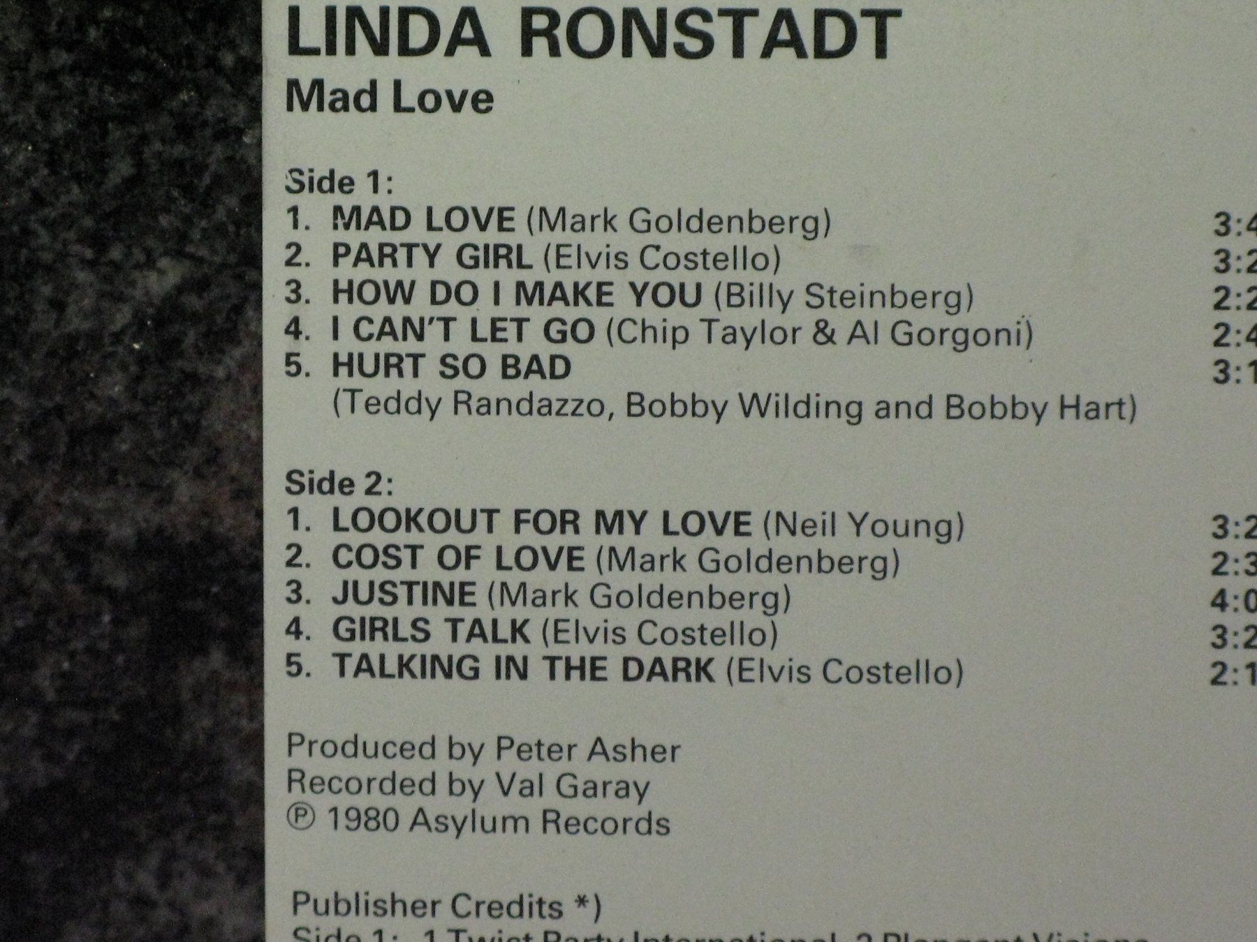 Musicassette: LINDA  RONSTADT   Mad  Love – Usato da Langnau i. E. venduto da gf2_29jt 1