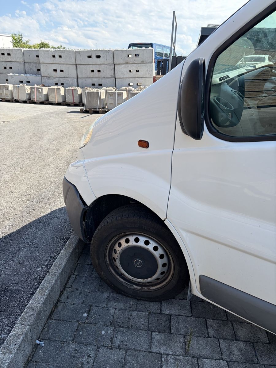 Opel Veicoli commerciali: Opel Vivaro Van 20CDTi – Usato da Lüchingen venduto da GS90 4