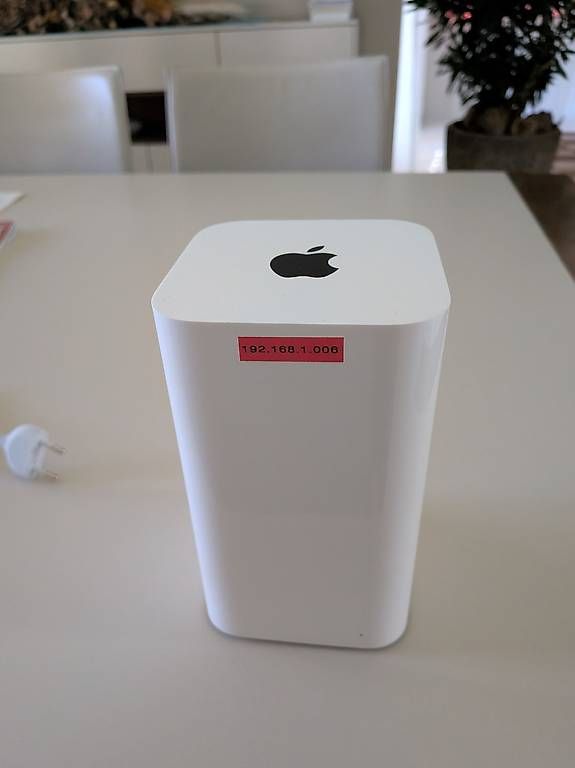 Modem & Router: Apple AirPort Extreme A1521 – Usato da Warth venduto da intros