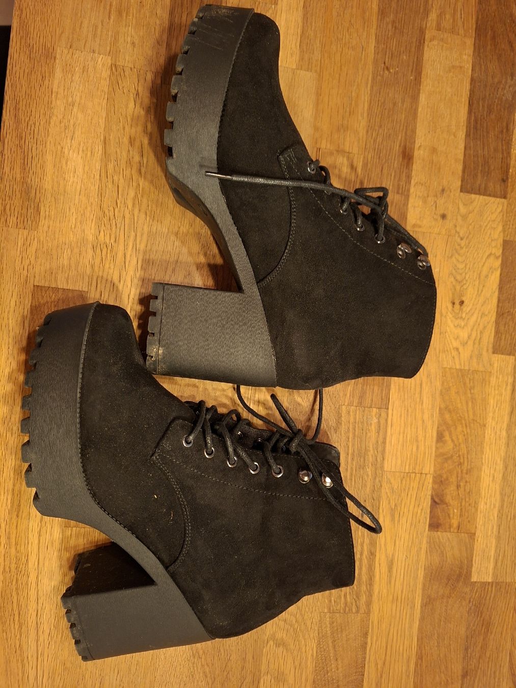Scarpe da donna: Schwarze Stiefeletten mit Blockabsatz – Nuovo (secondo la descrizione) da Bärau venduto da wid_7yqd 1