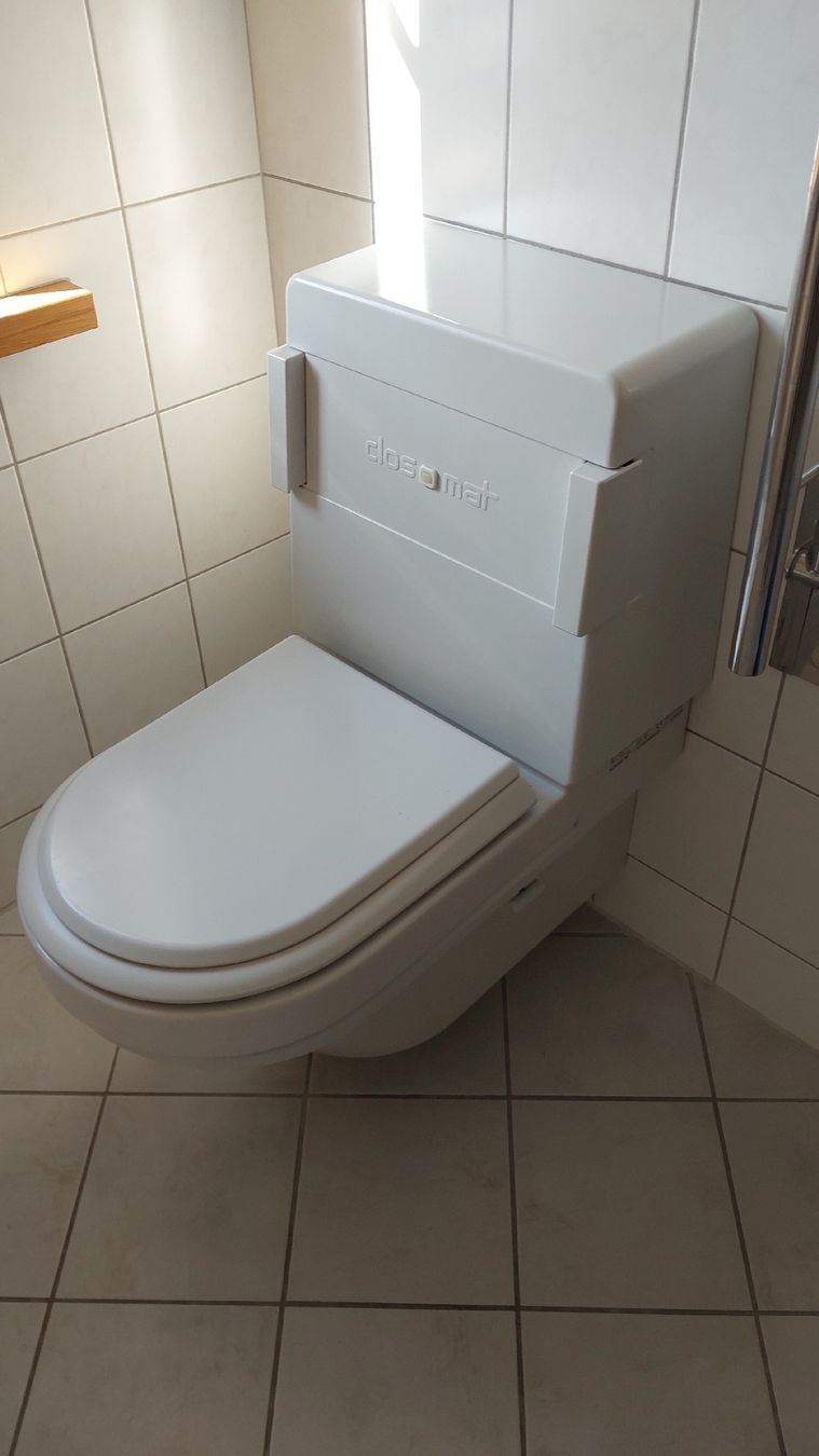 WC: Closomat Dusch WC ausgebaut – D'occasion à Bauma par molpli
