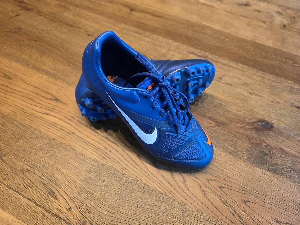 Herrenschuhe: Fussballschuhe Gr 42 – Gebraucht aus DOTTIKON von fabnico