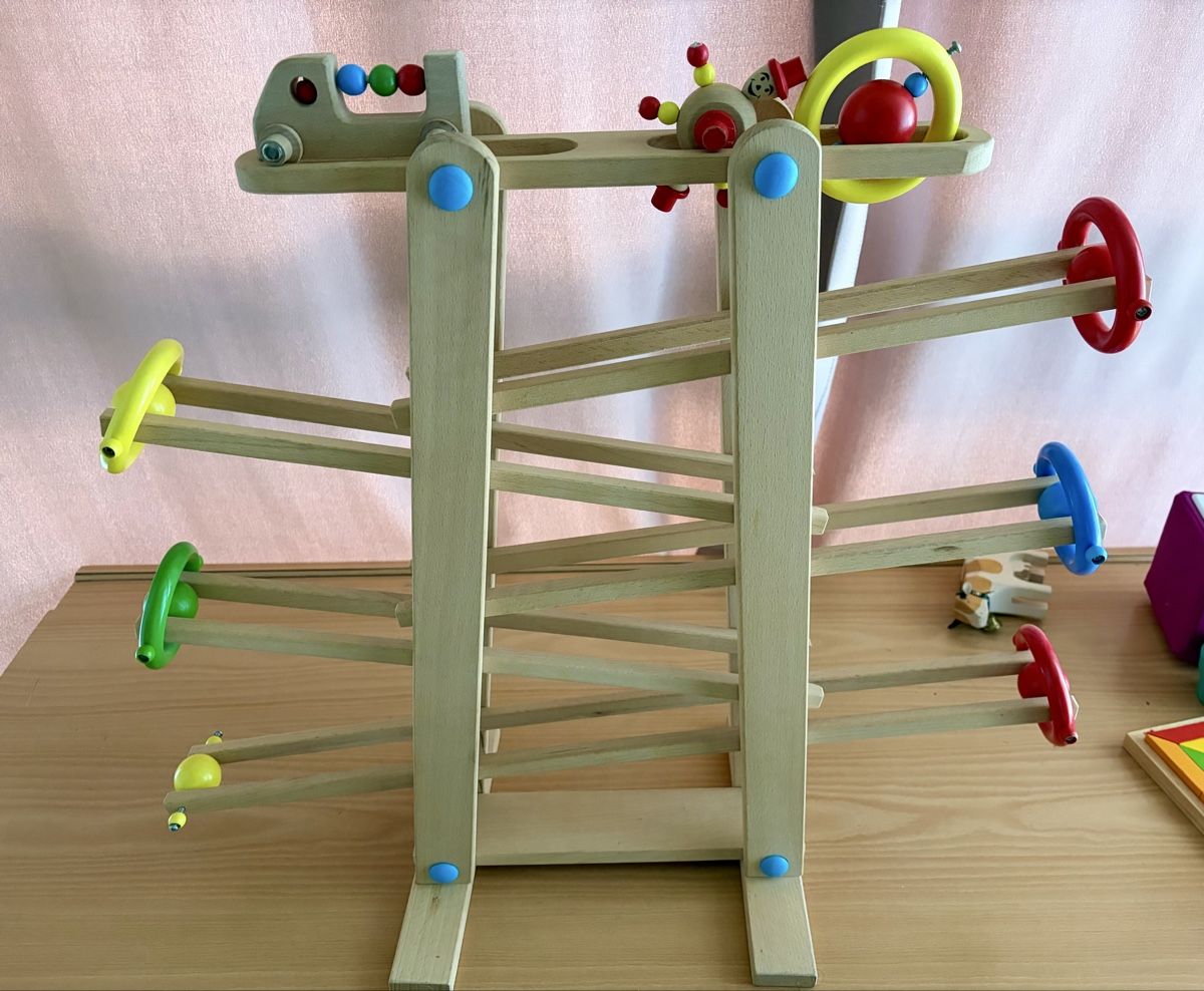 Spielzeuge: Beluga Holz-Rasselständer – Gebraucht aus Uster von Luna.R