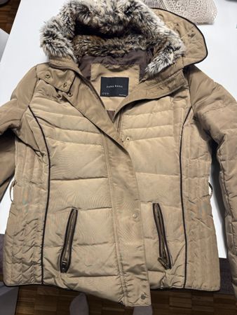 Warme Zara Basic Winterjacke mit Fellkapuze, Grösse Xl