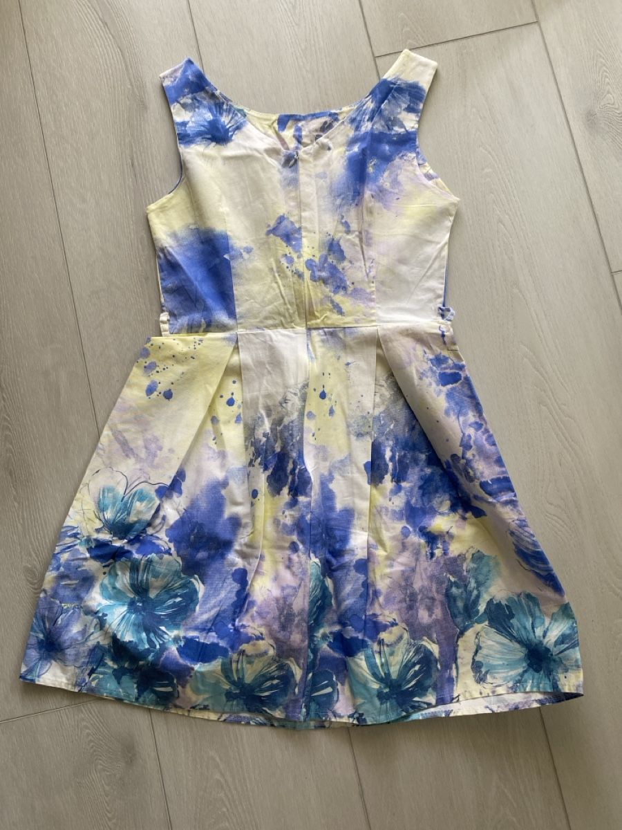 Vestiti: Kleid Gr.M ( siehe Mass) – Usato da Strengelbach venduto da Bycy 1