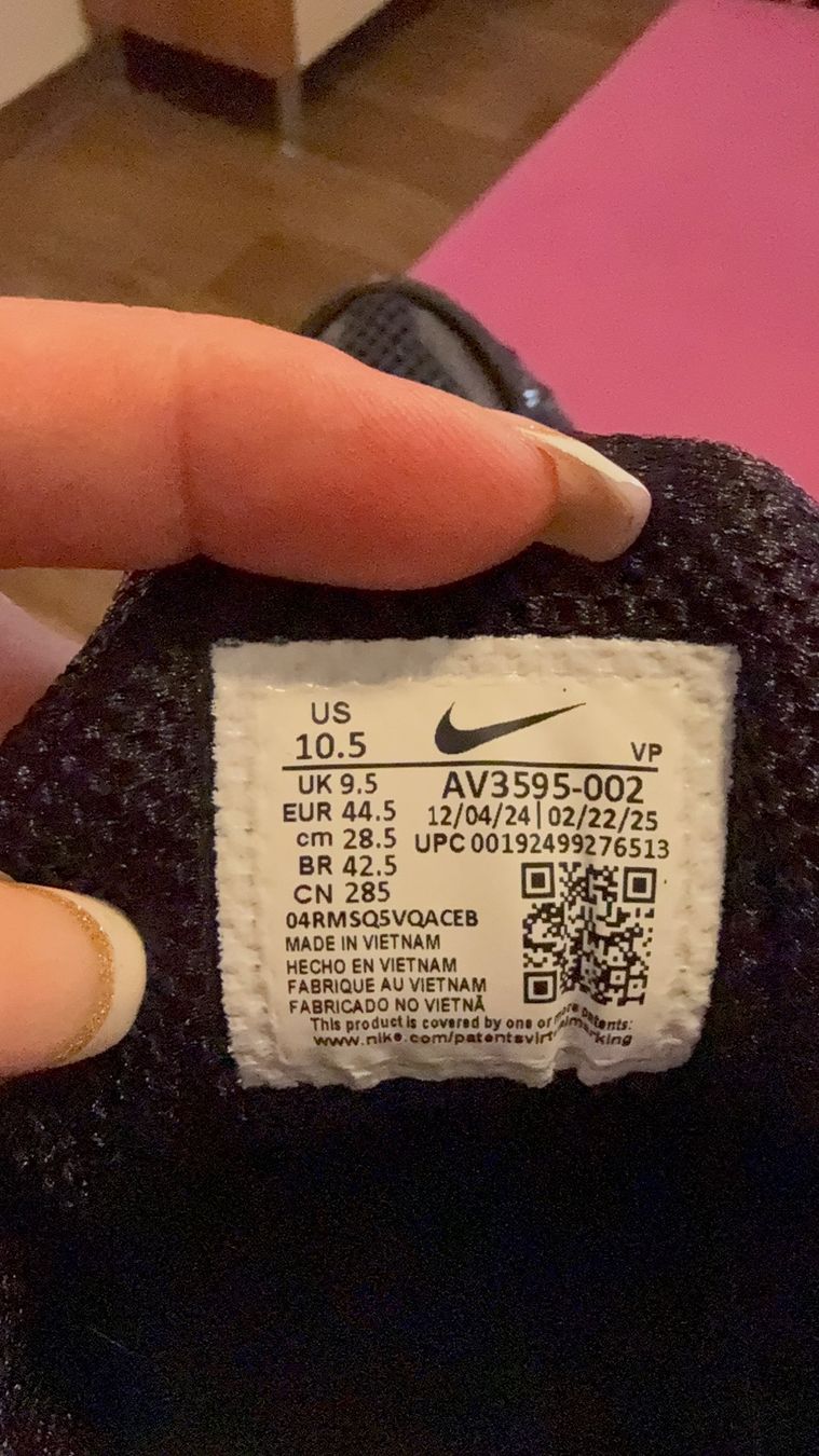Nike Herrenschuhe: Nike Shox Black Gr.44,5 – Gebraucht aus Riniken von Lazitto 1