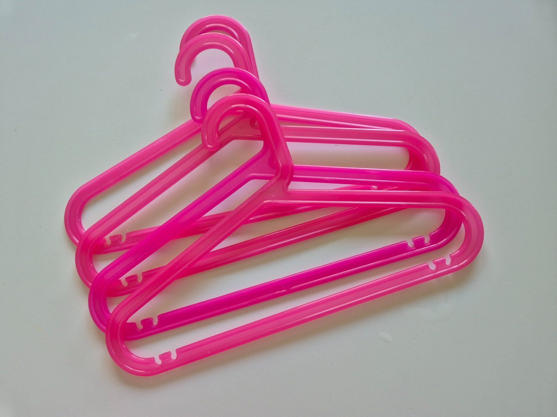 Appendiabiti: 4 Kinderkleiderbügel pink – Usato da Aarburg venduto da NDK