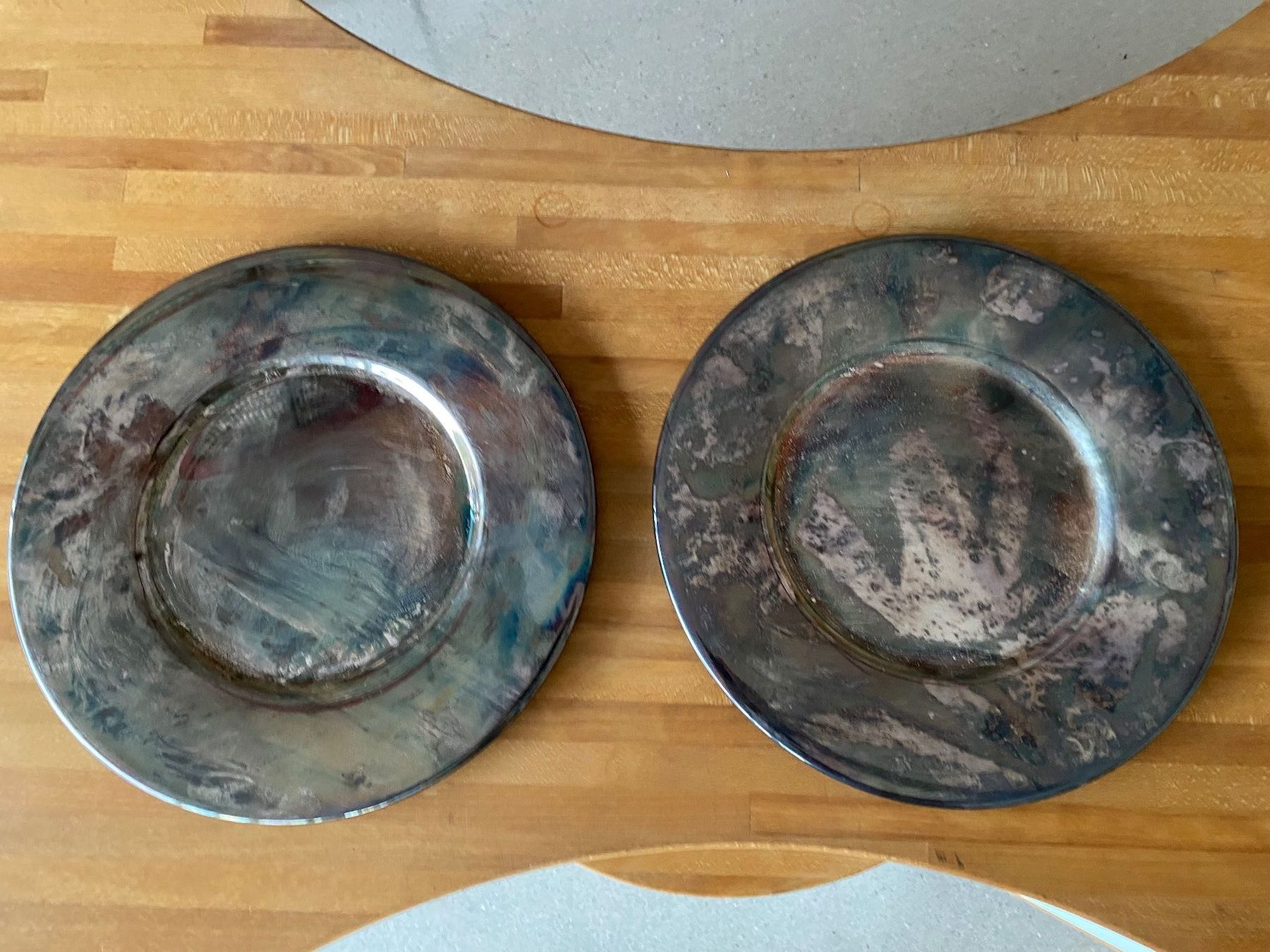 Teller: 2 Vintage Dekoteller, ø30cm – Gebraucht aus Bätterkinden von Albera