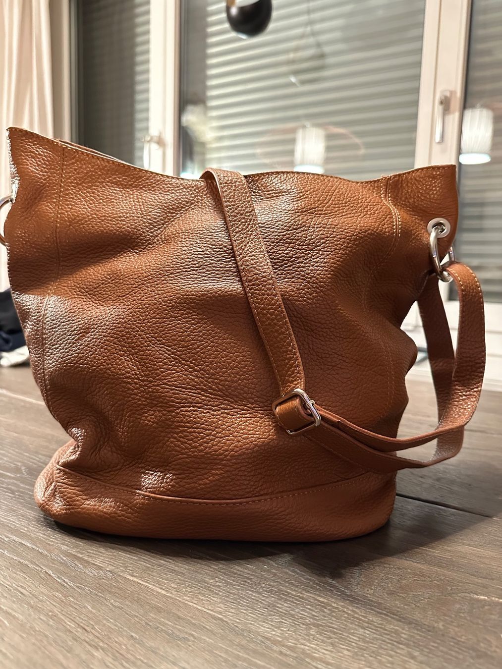 Taschen für Damen: Umhängetasche – Neu (gemäss Beschreibung) aus Zürich von Faetze0 1