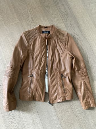 Braune Lederjacke