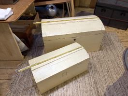 2 Truhen Holzkiste Reisekiste hellbeige gealtert mit Deckel