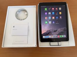 Apple iPad 5th Generation WI-Fi Cellular 128 GB Space Gray