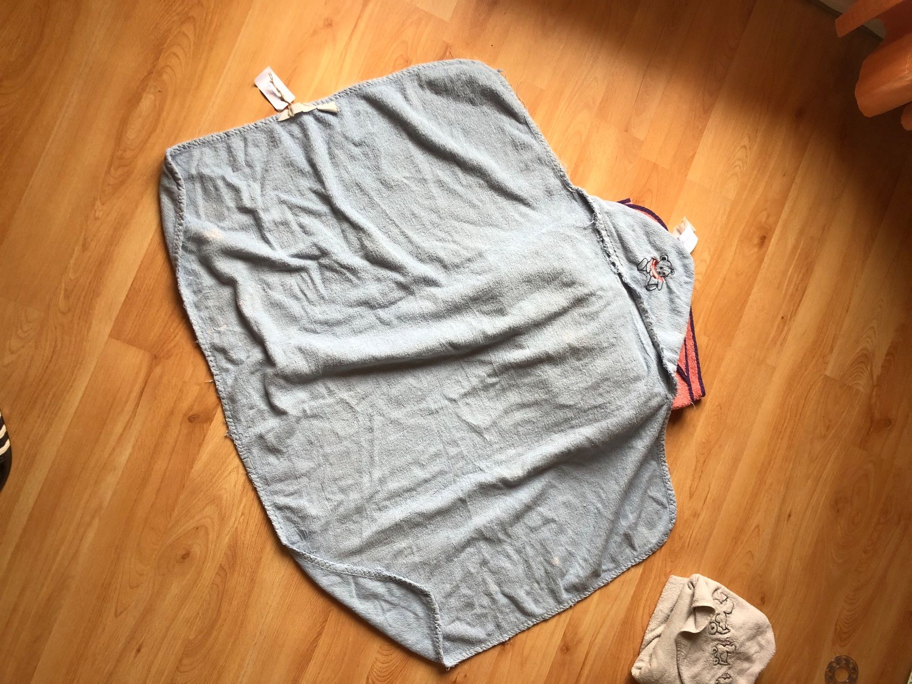 Teli da bagno: Lot de linges et capes de bain bébé – Usato da Liddes venduto da Couik 2